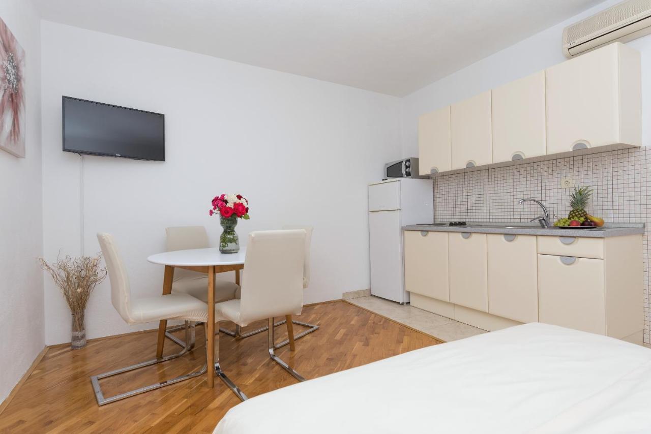 Skiljini Dvori - Apartman Makarska Exteriör bild