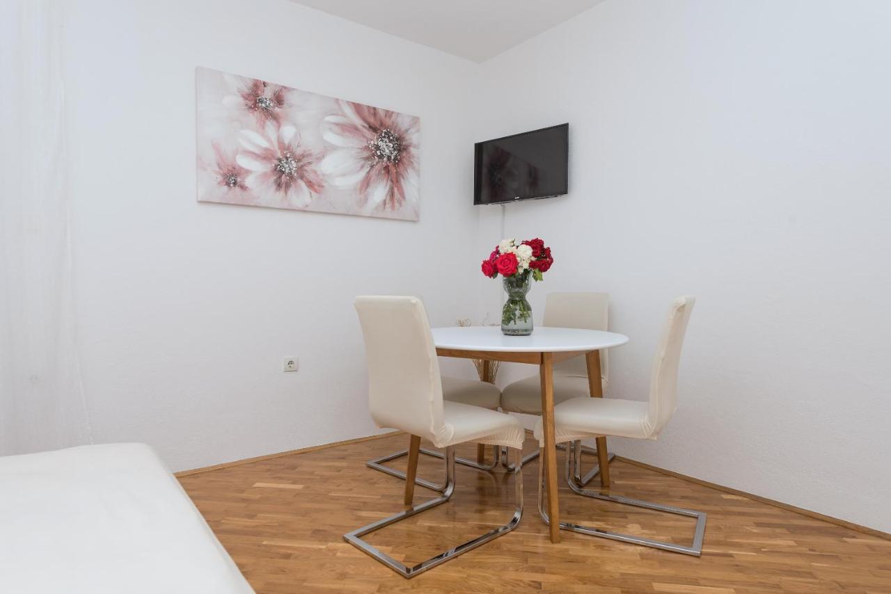 Skiljini Dvori - Apartman Makarska Exteriör bild