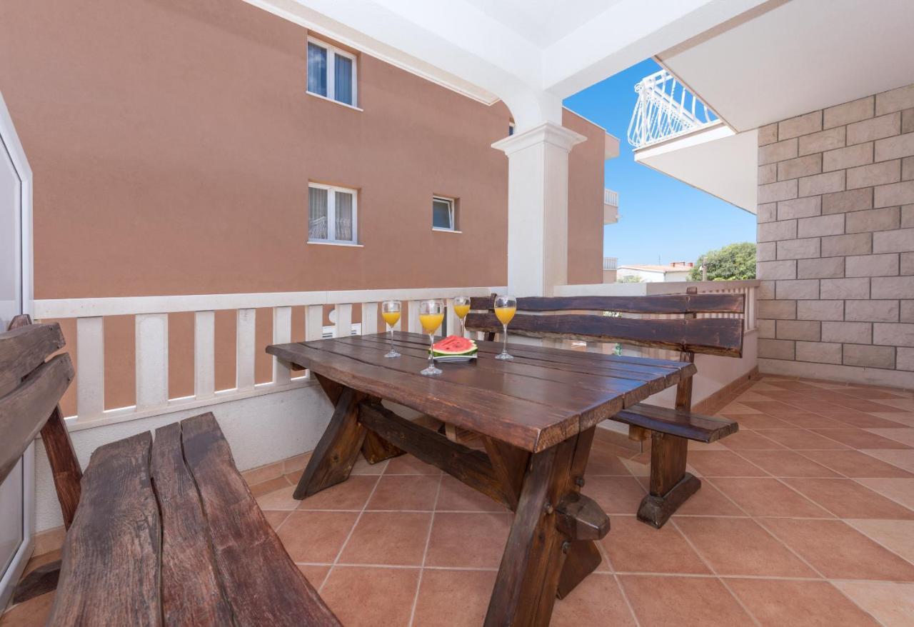 Skiljini Dvori - Apartman Makarska Exteriör bild