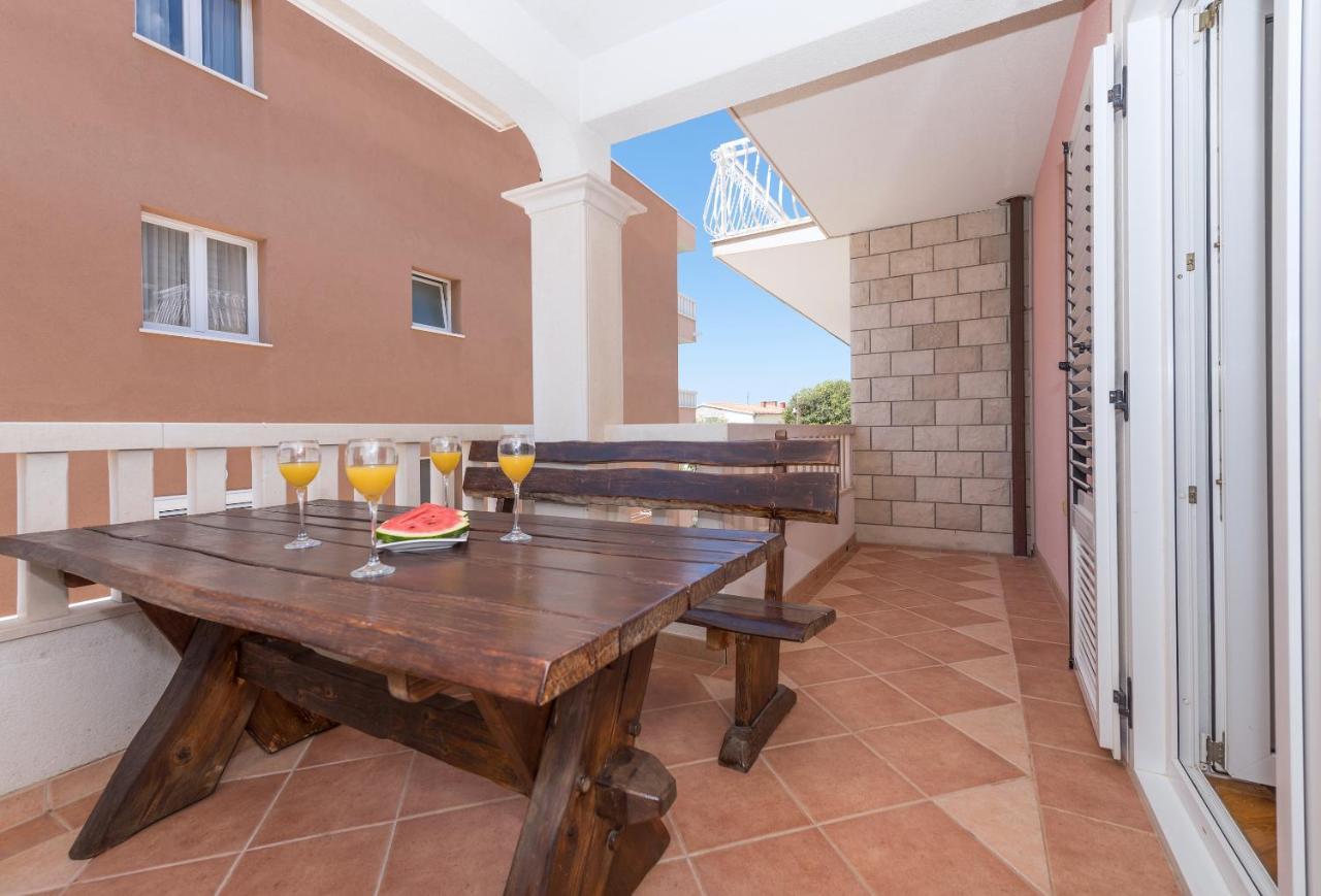 Skiljini Dvori - Apartman Makarska Exteriör bild